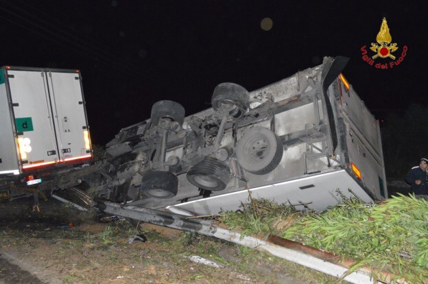 Trepunti di Giarre: autostrada paralizzata per ribaltamento Tir