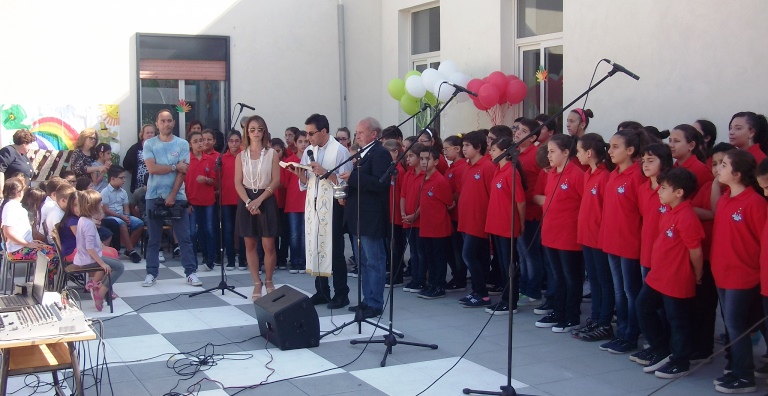 Santa Venerina, ritorno a scuola in… “festa”