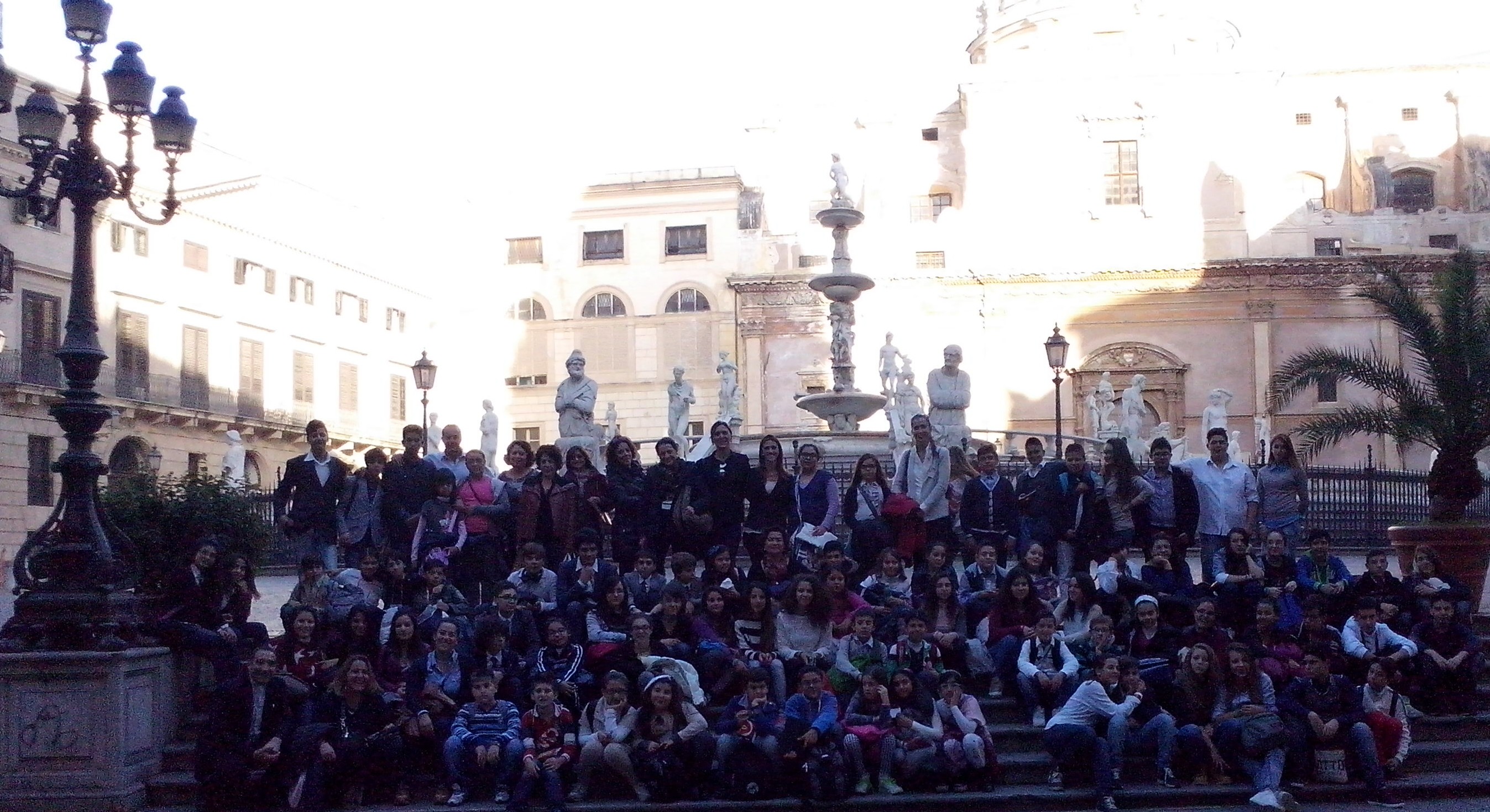 Cento ragazzi di Camporotondo Etneo e San Pietro Clarenza in visita a Palermo