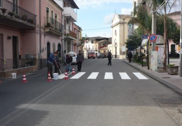 Calatabiano, rifacimento della segnaletica stradale su tutto il territorio