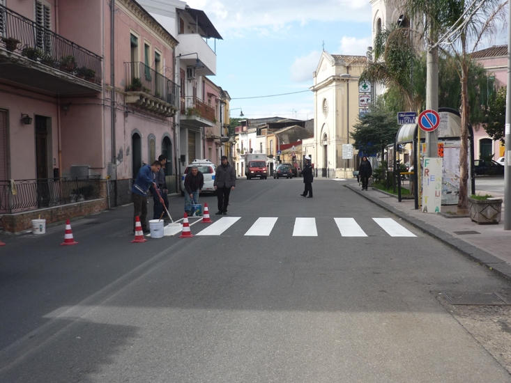 Calatabiano, rifacimento della segnaletica stradale su tutto il territorio