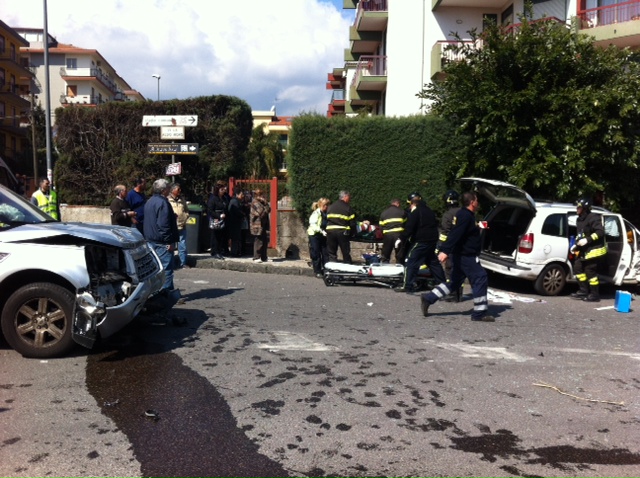 Giarre, incidente in via Aldo Moro VIDEO