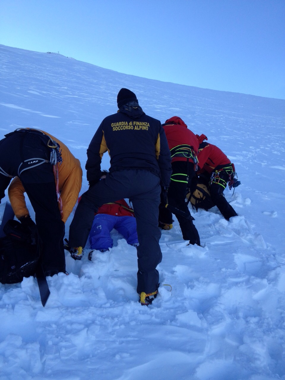 Etna, sciatrice cade. Interviene il Soccorso Alpino. Buone le sue condizioni