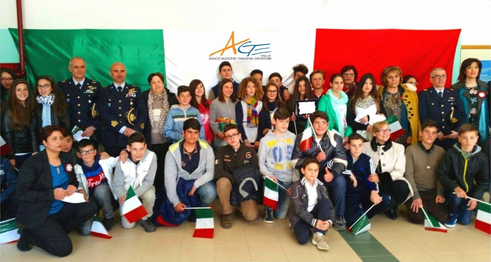 Giardini Naxos: “Tricolore Vivo” sui banchi di scuola