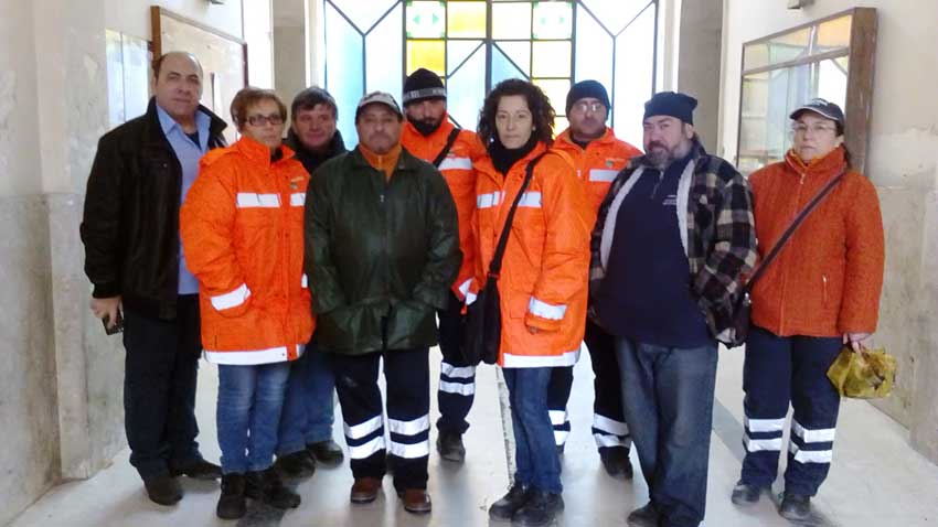 Linguaglossa, da 3 mesi senza stipendio: sit-in degli operatori ecologici