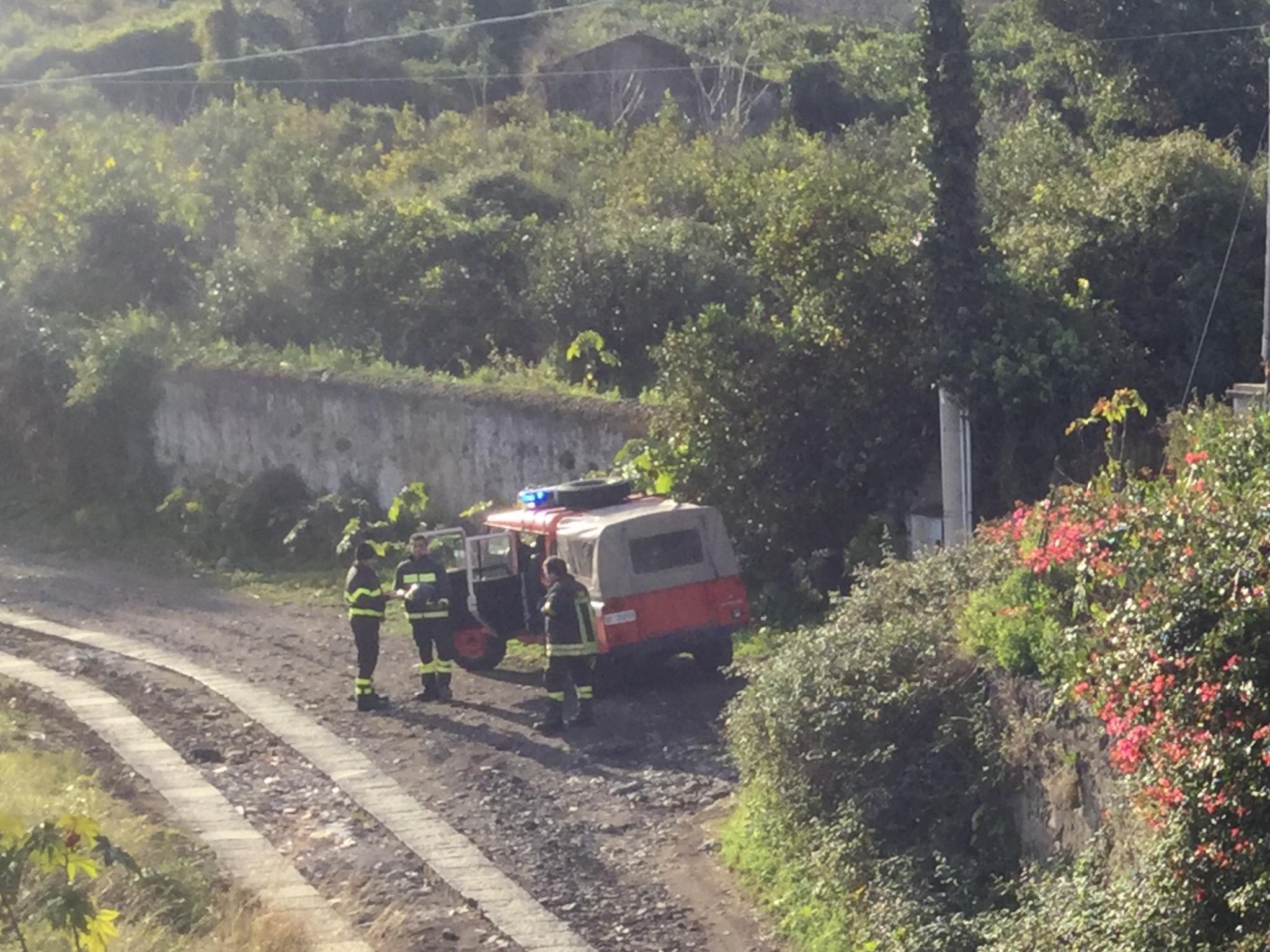 S.Maria la Strada, incendio in una maxi discarica vicino a deposito bombole Gpl VIDEO