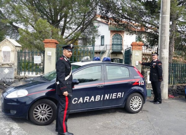 Pedara, sequestrata casa per anziani abusiva. All’interno anche cibo avariato