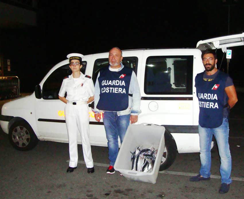 Acireale: sequestrati e distrutti 8 esemplari di pesce spada “novello”. Sanzioni per € 10.000