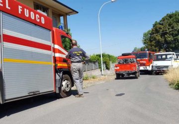 Randazzo, incendio in collina: salvati alcuni cavalli VIDEO