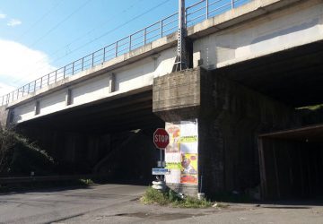 Mascali, sassi gettati sulle auto in transito sotto il cavalcavia a Carrabba