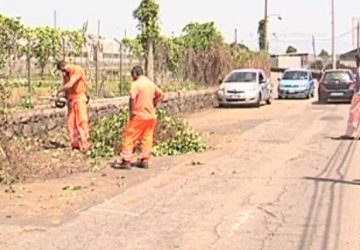 Riposto, dopo i solleciti del sindaco Caragliano al via scerbatura lungo la Sp 117