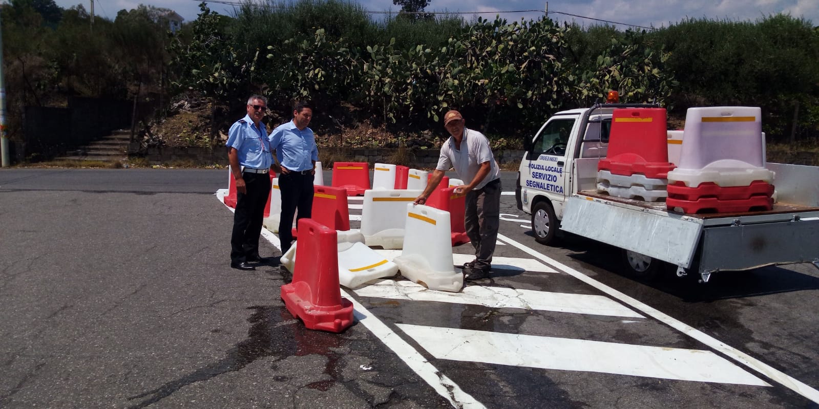 Mascali, collocata mini rotatoria in via Carlino