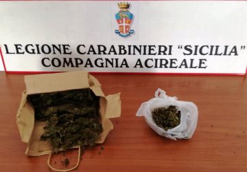 Acireale, in auto con la droga e il figlio di nove anni: arrestati