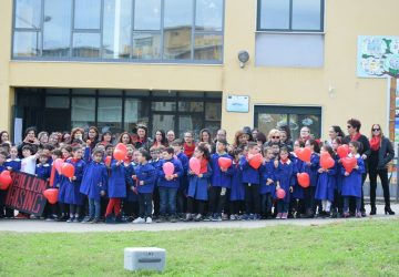 Flash mob degli alunni del "Mons. Alessi" di Giarre contro ogni forma di abuso