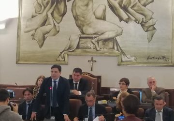 Catania, deliberato il dissesto dell’ente. Buco da 1,6 miliardi di euro