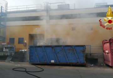 Acireale, a fuoco refrigeratore al Centro Commerciale "I Ciclopi"