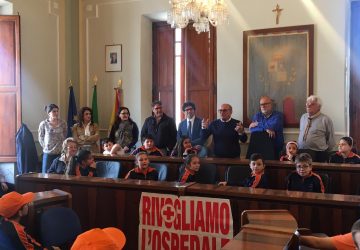 Riposto, in aula consiliare prima tappa per la Città dei Bambini