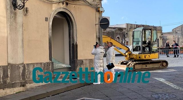 Sant’Alfio: banda del bancomat fallisce il colpo FOTO VIDEO