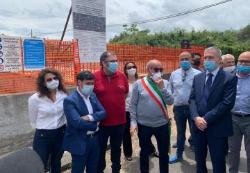 Riposto, al via i cantieri negli alloggi popolari di Quartirello. Visita dell'assessore regionale Marco Falcone