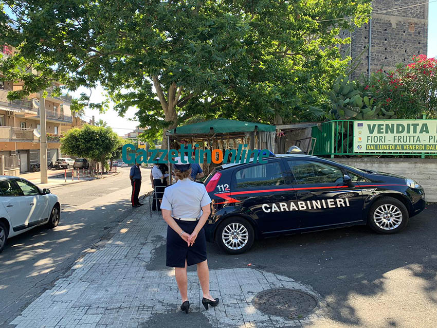 Giarre, “ambulantato selvaggio”: operazione congiunta di carabinieri e polizia locale. Smantellate tre postazioni VIDEO