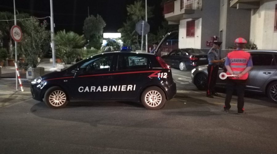 Ferragosto sicuro sulla costa jonica: controlli a tappeto dei carabinieri. Meno tende e gazebo in spiaggia