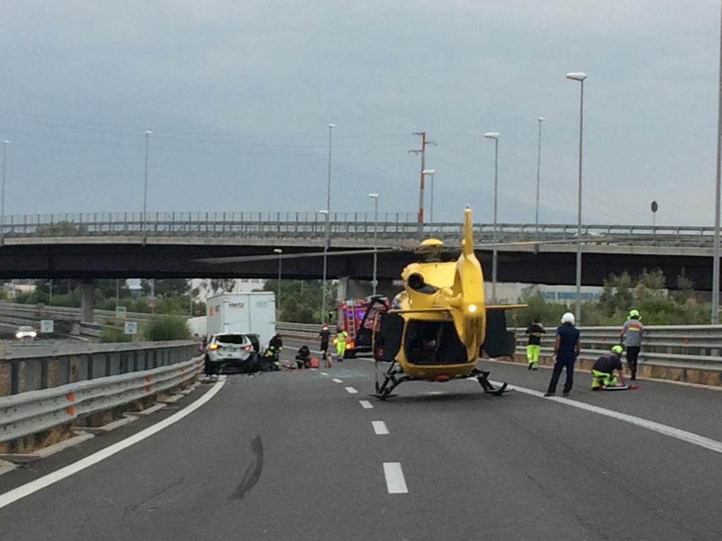 Incidente Sulla Catania Siracusa Atterra Elisoccorso