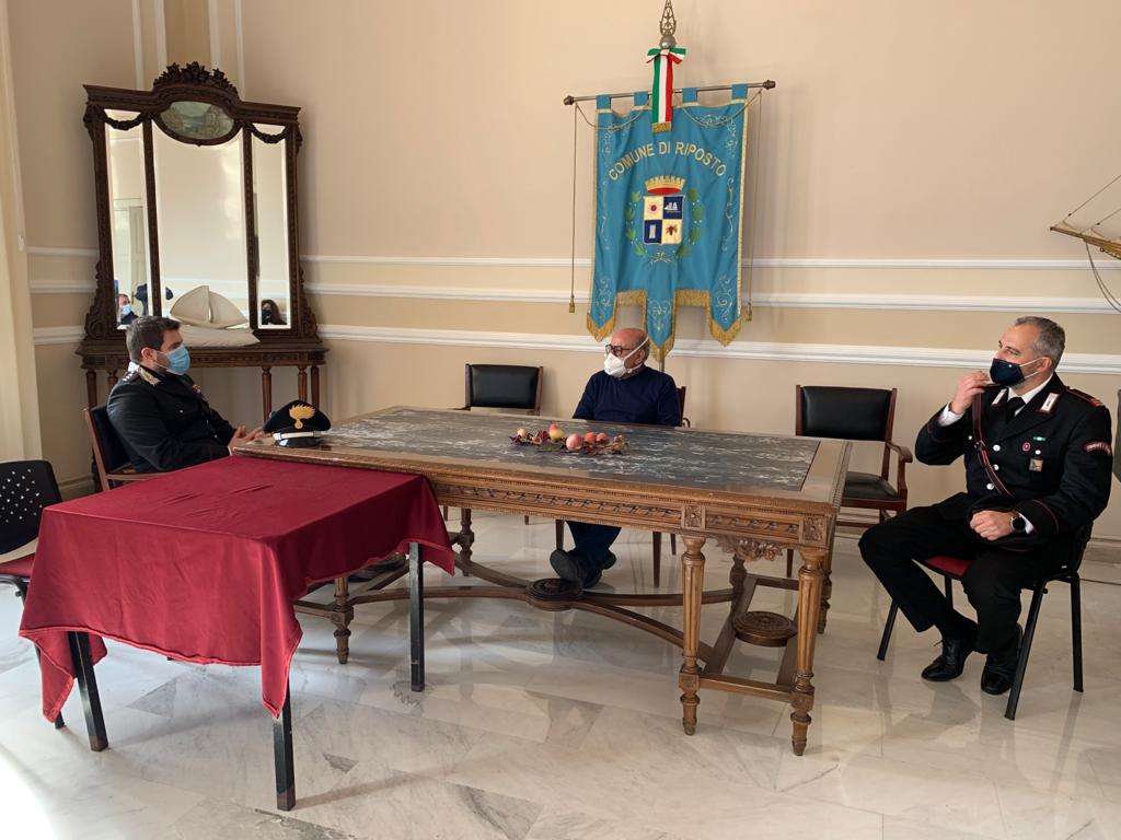 Riposto, visita istituzionale in municipio del comandante dei Cc, cap.Fabrizio Rosati