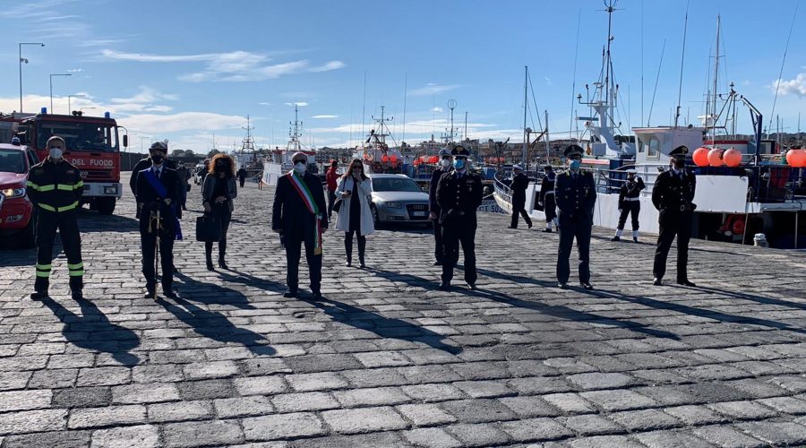 Riposto, celebrazioni al porto della Guardia Costiera e dei Vigili del fuoco per Santa Barbara