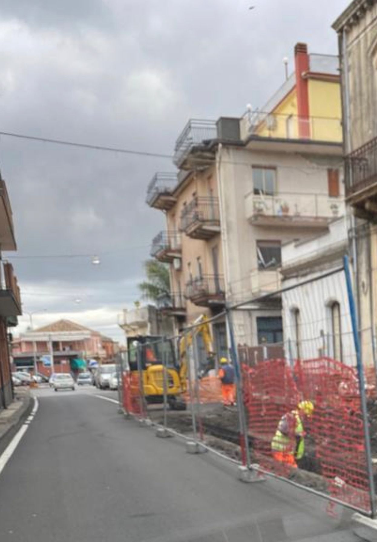 Giarre, via Principe di Piemonte bitumata di nuovo colabrodo