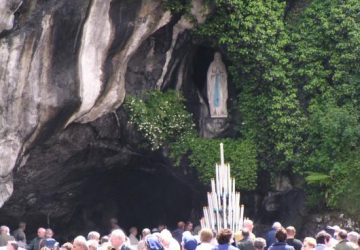 11 Febbraio, festa della Madonna di Lourdes: il poeta Rosario La Greca dedica una lirica alla Madonna