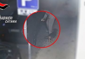 Non resisteva dinnanzi ad un'auto fiammante: denunciato danneggiatore seriale VIDEO