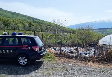 Maniace, inscena un incendio per attirare l’attenzione delle Autorità: denunciato