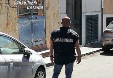 Catania, spacciava dai domiciliari: arrestato e trasferito in carcere