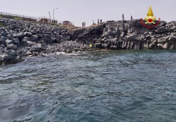 Catania, recuperato in mare il cadavere di una donna