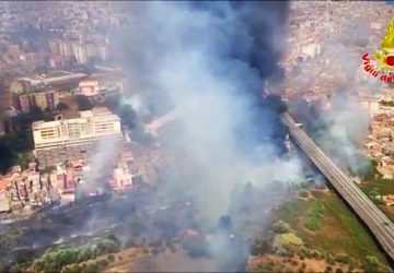 Emergenza incendi Catania, altre 115 richieste di soccorso