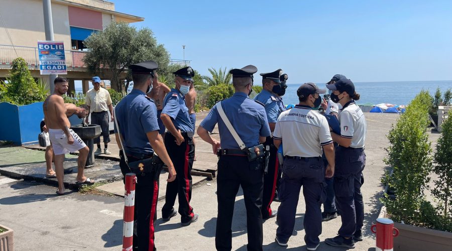 Ferragosto, consuntivo dei controlli sul litorale jonico. Chiuso un lido a Catania