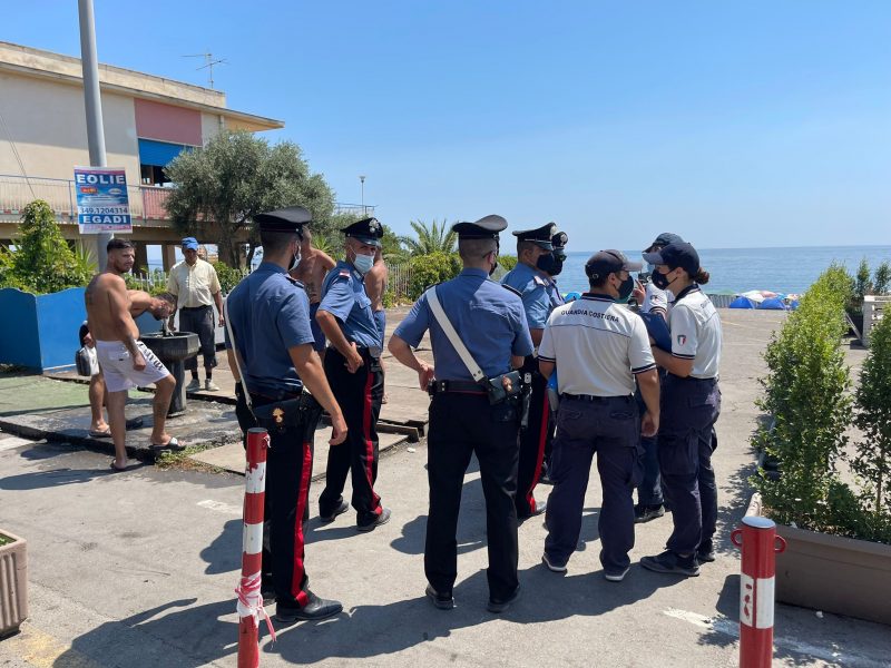 Ferragosto, consuntivo dei controlli sul litorale jonico. Chiuso un lido a Catania