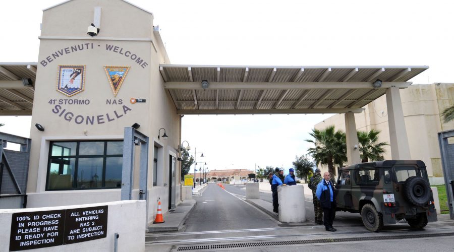 Aereoporto militare di Sigonella, truffa all’Ue: sequestrati 441mila euro