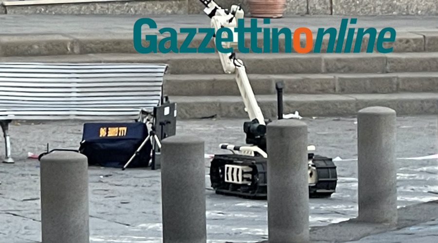 Allarme bomba in piazza Arcoleo: intervento degli Artificieri dei Carabinieri  (VD)