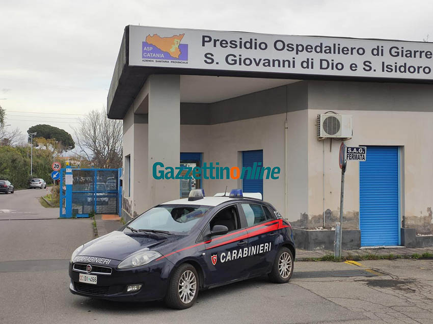 Riposto, inscena una protesta davanti l’abitazione di una guardia zoofila e si scaglia contro i Cc: arrestato