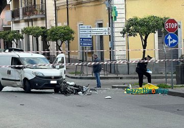 Riposto, scontro mortale tra un furgone e uno scooter: vittima un 29enne VIDEO