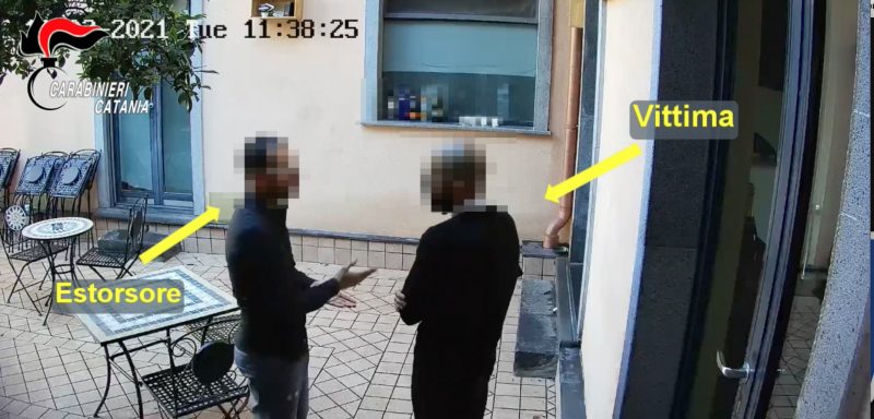 Riposto, estorsioni ad un bar ristorante, fermato dai Cc un 34enne VIDEO