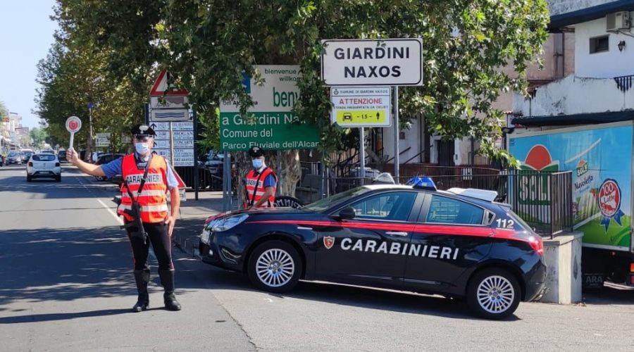 Giardini Naxos, avrebbe abusato sessualmente di due giovani colleghi: 38enne arrestato