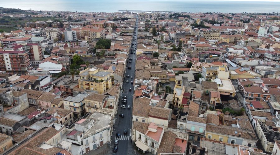 Giarre, Città Viva: “il degrado del cimitero è solo la punta di un iceberg”