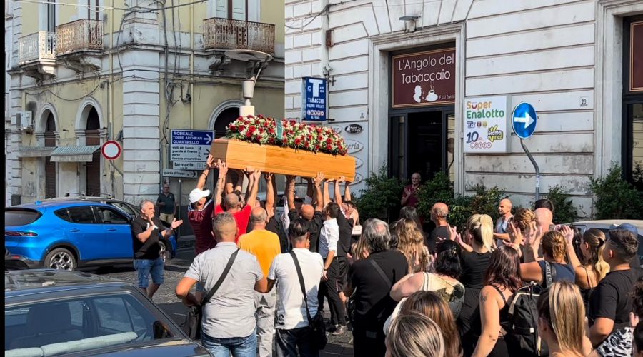 A Riposto, l’ultimo abbraccio a Michele Castorina  VIDEO