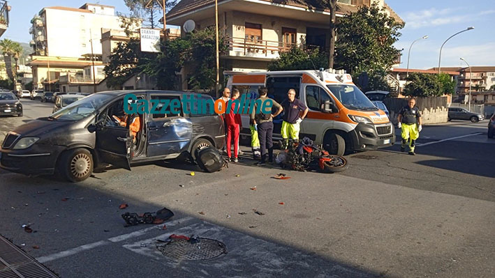 Giarre, scontro auto-moto: un ferito lieve