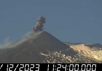 Etna, nuovo evento esplosivo dal cratere di Sud est