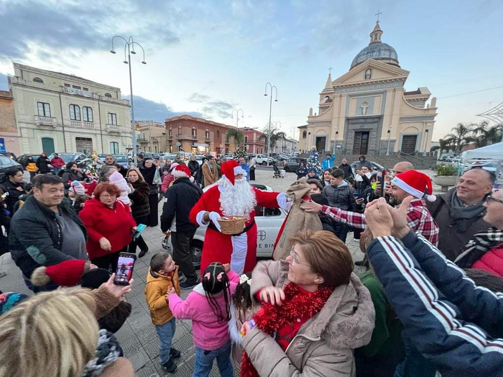 Mascali, successo per la 4 edizione dell’Albero in piazza