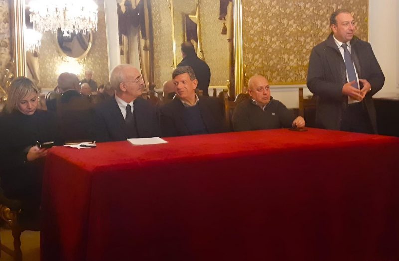 Presentato al Salone degli Specchi di Giarre il libro “Catania: un viaggio nel barocco”