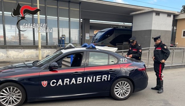 Giarre, evade dai domiciliari: fermato dai Cc dopo un lungo inseguimento